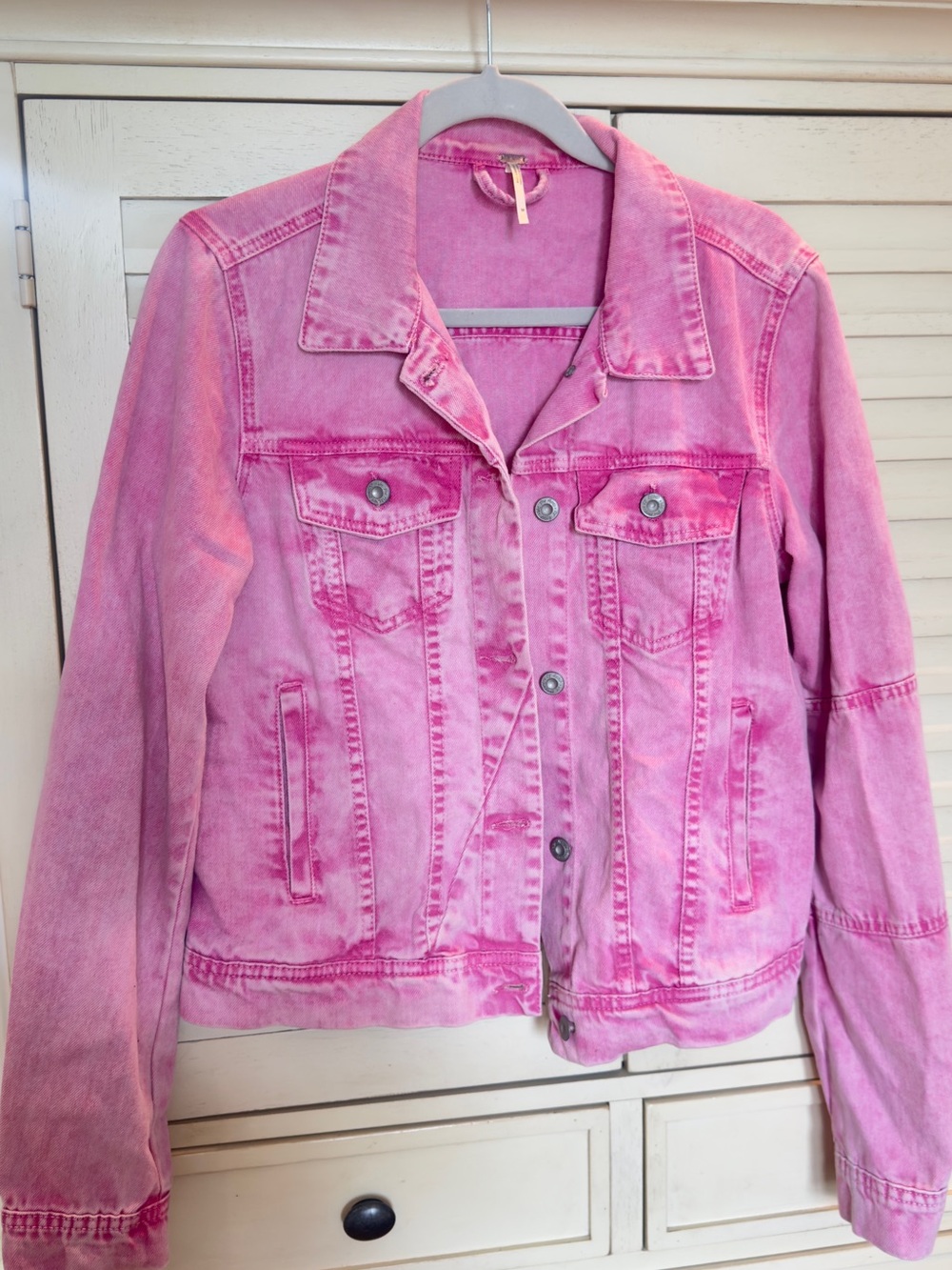 Free People Pink Cropped Denim Jacket - Picture 2 of 2